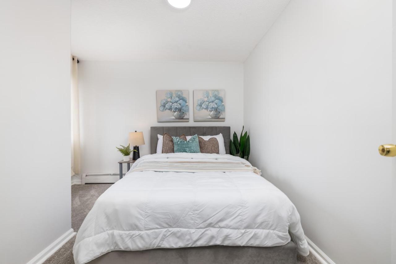 Beautiful 3 Bedroom Condo In Hartford! Exterior foto